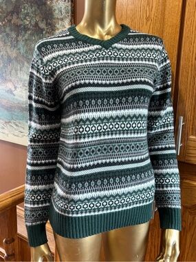 Vintage Classic design Men's Green Patterned V-Neck Sweater